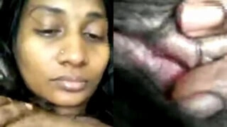 এত সুন্দর কালো রং এর নওগা’র গুধ কে না খাইতে চাই?