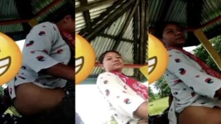 GF ko godi mein bitha kar liya hot outdoor chudai ka maza