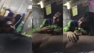 বফের ঘরে ভিতরে পায় ঘর্মিত বাংলা মেয়ে