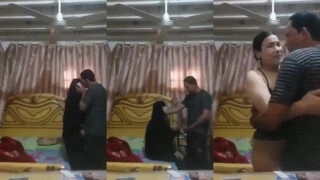 বুর্কা পরে ঢাকাই মেয়ের চুদাই