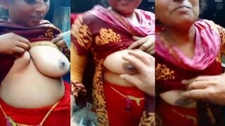 বাংলাদেশি ভাবী টাকার জন্য স্তন দেখাচ্ছে