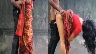 বাঙ্গালী গ্রাম্য ভাবী চোদা চোদি দেবরের সাথে বাইরে ভিডিও
