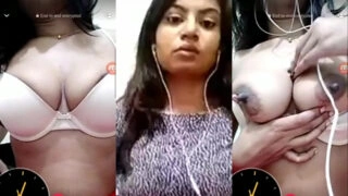 দেশি গিরলফ্রিএন্দ হোস্টেল থেকে নিজের দুদু ও গুড় এক্সপোসে করলো