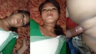 সুন্দরী গুয়াহাটি মেয়ে আশিমা কামানো ভগ চোদাচ্ছে বিএফকে দিয়ে