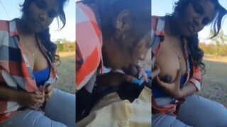 কলকাতা’ও দুই কন্যা তিনি কে দেখা গেলো পার্ক এ নষ্টামি করতে