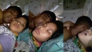 কলকাতার তরুণ দম্পতি শোবার ঘরে আবেগঘন যৌন মিলন করছে
