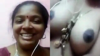 মটুরে বৌদি অন্য শার্প নিপ্পলে গুলো ফ্ল্যাশ করার মমস ভিডিও