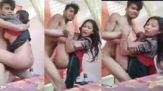 সেক্সি মিজোরাম মেয়েটিকে বাঙালি প্রেমিক কোলে তুলে নিয়ে চোদালো