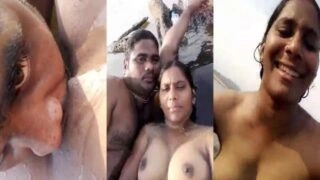 ওড়িশার গ্রামের দম্পতি নদীতে চুদাই করছে নগ্ন ক্লিপ