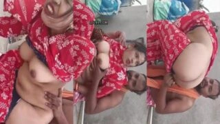 প্রতিবেশী ওড়িশার ভাবীর কাপড় খুলে বারান্দায় চুদেছে